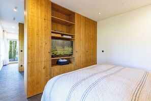 1 dormitorio, tabla de planchar con plancha, cuna de viaje y wifi gratis