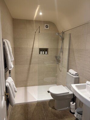 Comfort Double Room, 1 King Bed, Ground Floor | Bathroom