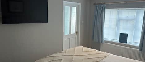 Chambre Double Confort, 1 trÚs grand lit, rez-de-chaussée