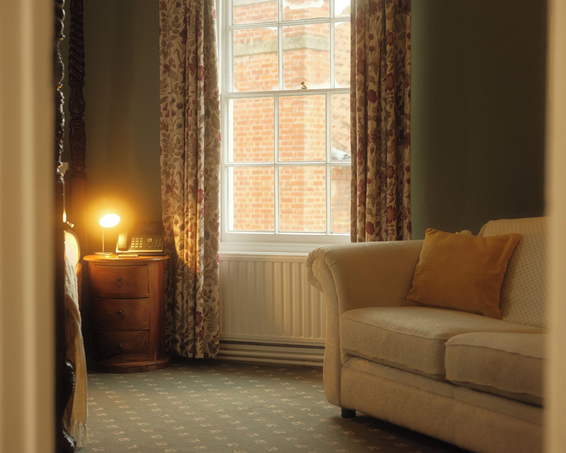 Four Poster Room | Living area