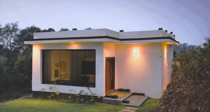 Leaf N Leisure- Deluxe 2 Bedroom Private Villa