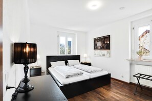 2 Schlafzimmer, Zimmersafe, Bügeleisen/Bügelbrett, Reisekinderbett