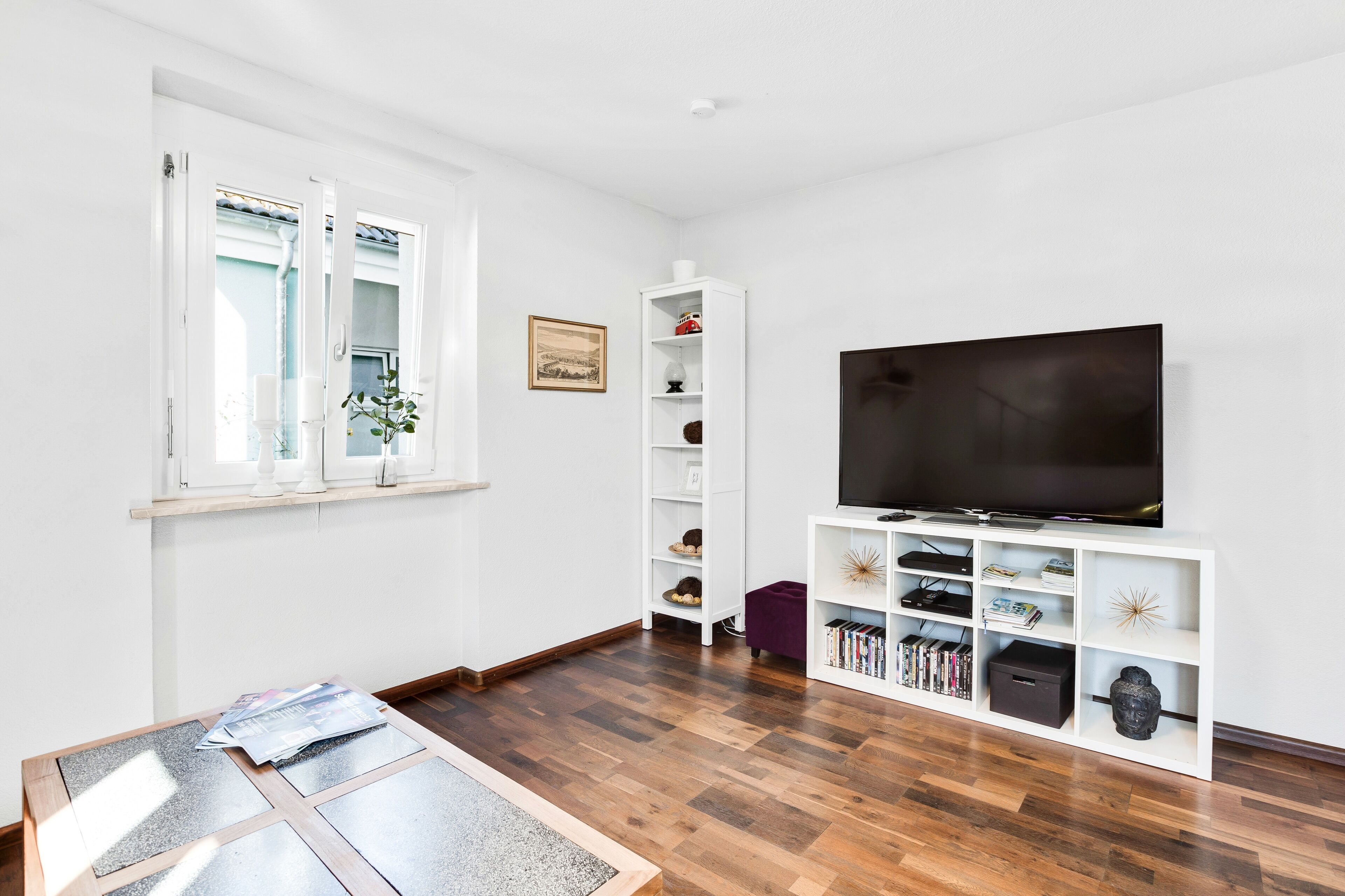 Een smart-tv en een dvd-speler