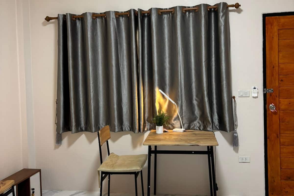 Classic Studio, Hill View