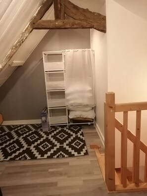 Interior - PLEASANT TOWN HOUSE WITH FIREPLACE AND GARDEN, 2 MINUTES FROM THE BEACH (La Rivière-Saint-Sauveur)