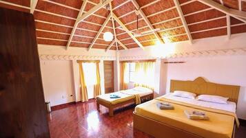 Kamar Keluarga, pemandangan gunung | Meja kerja, setrika/meja setrika, dan Wi-Fi gratis