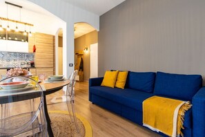 Dining - Casa Giada - Arona center - 500m from the lake - Wi-Fi (Arona)