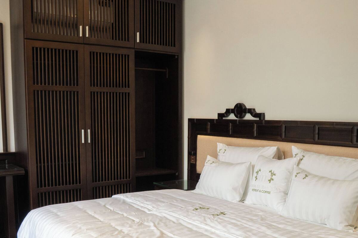 Deluxe Bungalow, Pool View