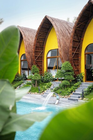 Outdoor pool - D' Hoa Lư Bamboo Retreat & Coffee (Hoa Lu)