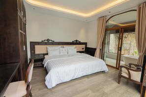 Deluxe bungalow, uitzicht op zwembad