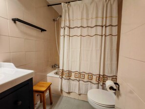 Hair dryer, towels, toilet paper - Nordic and cozy. Comfort with fireplace - Falcó 4 (Pla de l'Ermita)