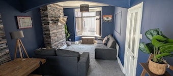 Stylish Modern 2 Bedroom House close to City, Siemens, BP