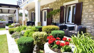 Apartment, 1 Bedroom, Patio, Garden View | Garden