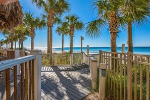Property grounds - 3BR Penthouse Luxury, Steps From Pier Park + Free Dolphin Cruise & More! (Panama City Beach)