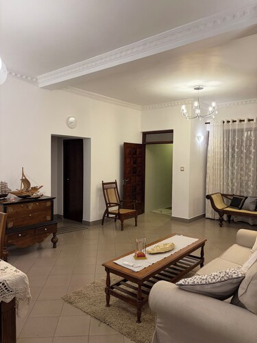 20 min from Colombo airport. House with garden, ideal for families