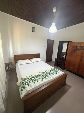2 habitaciones, tabla de planchar con plancha, internet y ropa de cama 