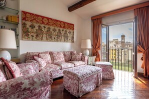 Living area - Arno Dream by MMega (Florence)