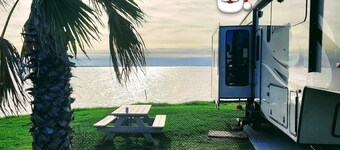 36 Ft Fifthwheel RV Camper for rent. 3 slide-outs. Cozy upgraded & Pet friendly.