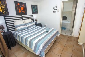 1 bedroom - 23 Ambleside Cottage by the sea (Port Shepstone)