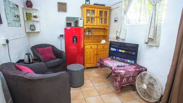 House, 1 Bedroom, Smoking | Living room