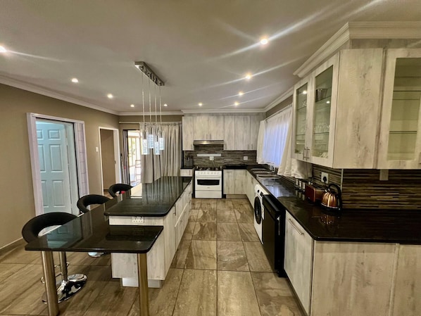 House, 3 Bedrooms, Accessible, Private Pool | Interior - Antelope Farm Events (Akasia)