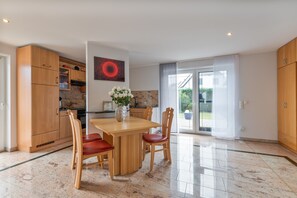 Unclassified image, 5 of 28, button - Villa by the Lake for 4 People (120 m²) in Untergöhren (Göhren-Lebbin)