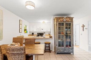 Townhome, Multiple Beds, Patio, Garden View (Cassine Gardens 133) | Dining