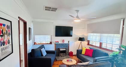 Walking distance to Golf Course and Hiking/Bike trails, 5 min drive to CBD