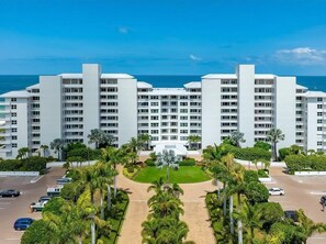 Exterior - Sunsets bathe the Balcony of this 2 Bedroom Beachfront Condo...Savor the Gulf (Marco Island)
