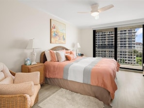 2 bedrooms, iron/ironing board, travel cot, free WiFi - Picture Perfect Gulf and Beach Views - Travelers Delight (Marco Island)