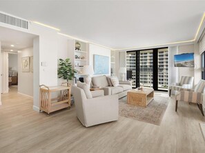 Smart TV - Picture Perfect Gulf and Beach Views - Travelers Delight (Marco Island)