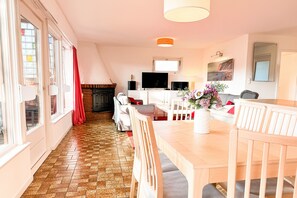 TV, stereo - Vacation home "Jürgens Lieblingsplatz Niendorf" up to 5 persons (non-smoking) (Niendorf/Ostsee)