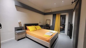 1 bedroom, travel cot, WiFi, bed sheets - Tsiamis Sea & Sun - Quaint and Homely Getaway (Λέχαιο)