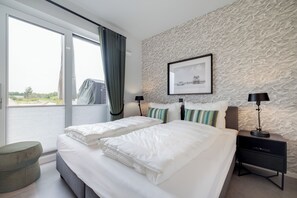 3 bedrooms, iron/ironing board, travel cot, free WiFi - Premium vacation home Haus Deich in the dune park with terrace and sauna (List auf Sylt)