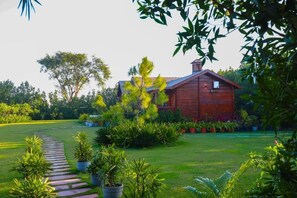 Property grounds - ELIVAAS Riveira Hills - 3 BHK Cottage (Lachhmangarh)