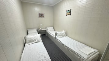 Quadruple Room, Garden View | Soundproofing, free WiFi