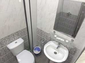 Phòng đôi hoặc 2 giường đơn, quang cảnh vườn | Phòng tắm