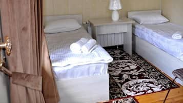 Double or Twin Room, Garden View | Soundproofing, free WiFi