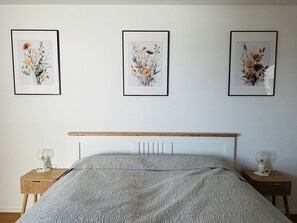 2 bedrooms, desk, free WiFi - Seevue Sipplingen vacation apartment - your retreat with a fantastic lake view (Sipplingen)