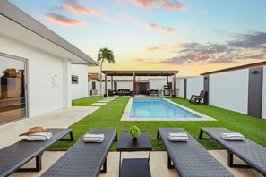 Outdoor pool - 4BR Pet-Friendly Villa at Casa Noir by Bocobay (Noord)