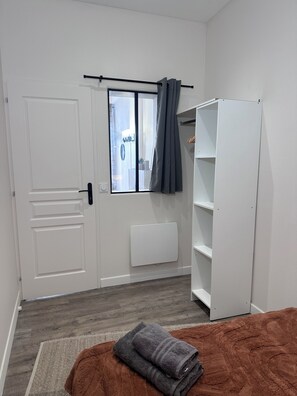 Interior - T2 Design - Hyper Centre - Private Parking - Walking distance to Cathedral (Bourges)