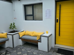 Business Studio, 1 Queen Bed, Patio, Garden View | Terrace/patio