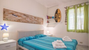 Room - Cozy apartment of 60 sqm of a villa located on the first floor (some steps to access), perfect for 4 people.The location is fabulous, we are in a quiet residential neighborhood just 160 meters from La Conia Beach, area served by all the main services: ba (OlBia Tempio)