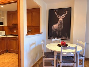Dining - Your cozy shelter. Wi-Fi and comfort - Muntanyó 1 (Pla de l'Ermita)