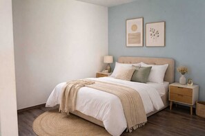 Room - Vrbo Property (Les Sables-d'Olonne)