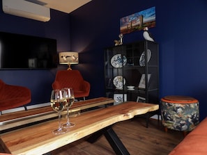 Living area - Puffin Cove - luxury accommodation near central Kirkwall (Kirkwall)