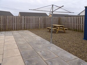 Outdoor dining - Puffin Cove - luxury accommodation near central Kirkwall (Kirkwall)
