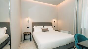 Chambre Standard, vue montagne | Literie de qualité supérieure, couette en duvet d'oie, minibar