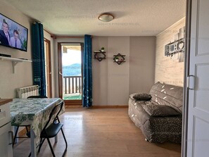 Living area - Studio cabin lake view - 4 guests (Les Angles)