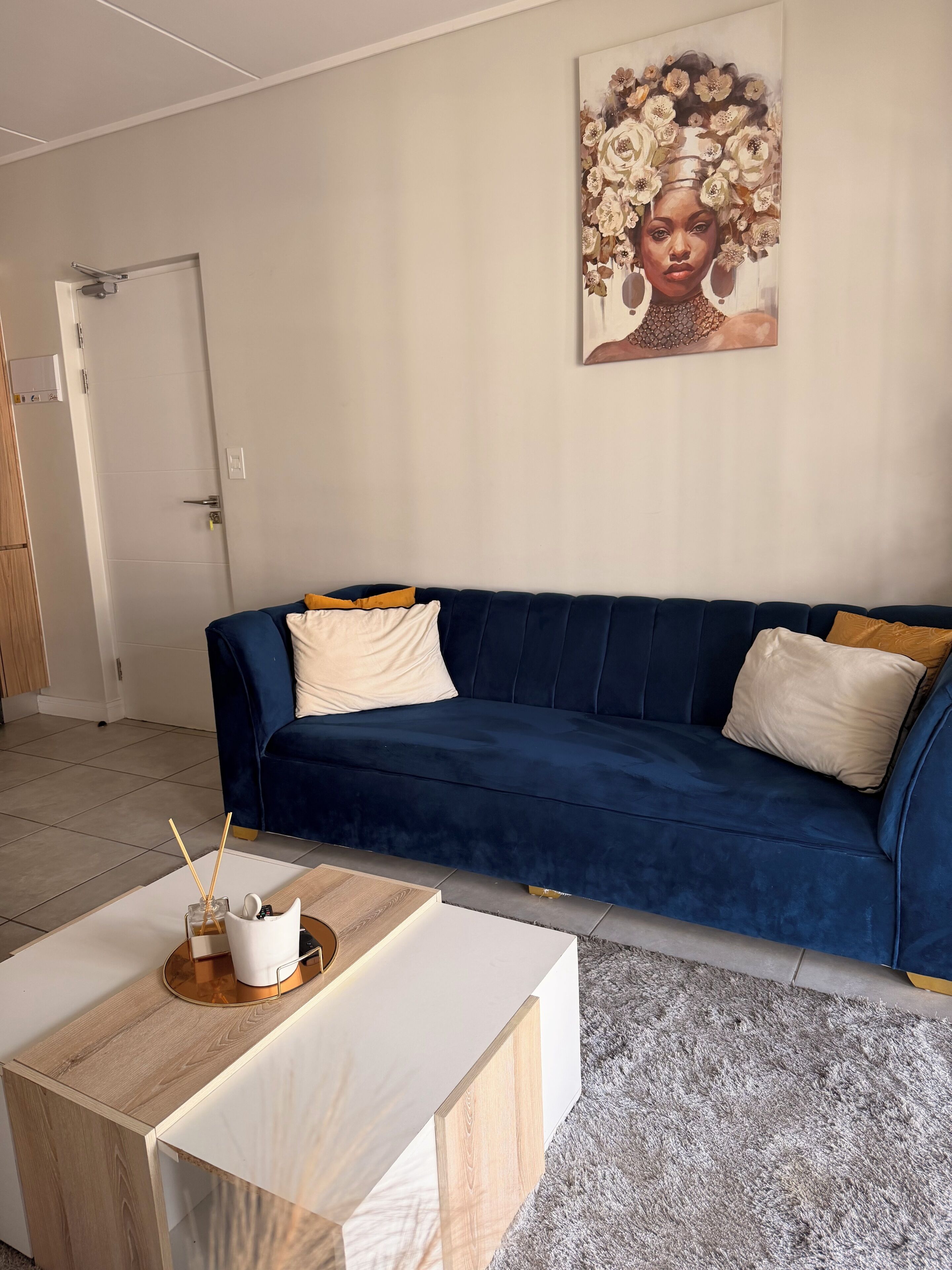 Apartment, Multiple Bedrooms, Patio | Living room